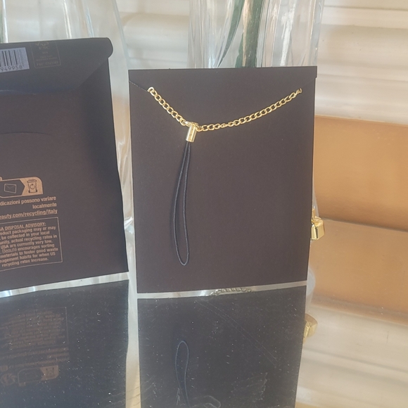 Yves Saint Laurent - Picture 9 of 15